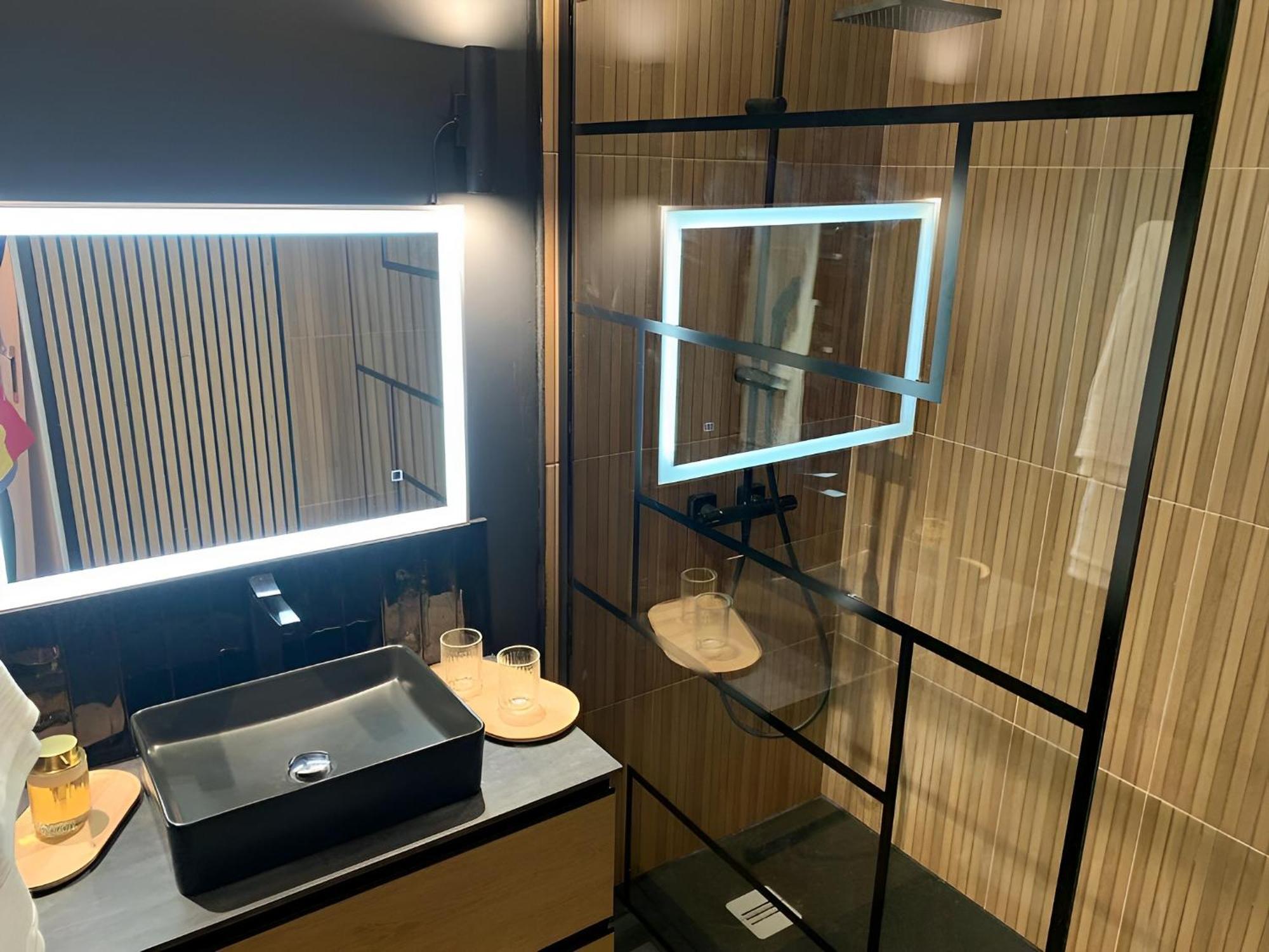 Magnifique Appartement, 3 Min De Paris Levallois-Perret Bagian luar foto